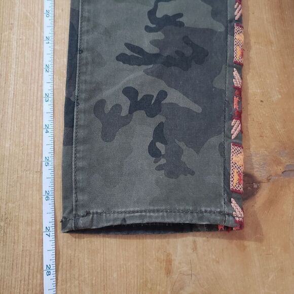Driftwood Jackie Size 24 NWT Green Camo Aztec Embroidered Skinny Jeans Pants - Picture 10 of 15